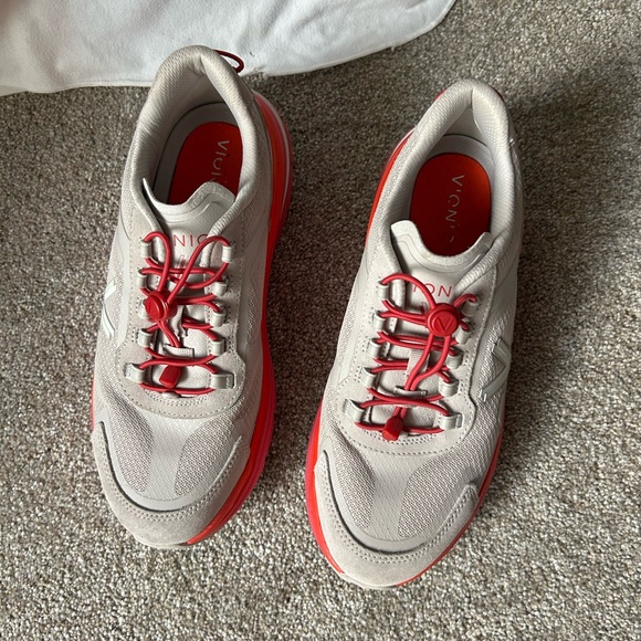 Vionic Walk Max - Picture 3 of 8